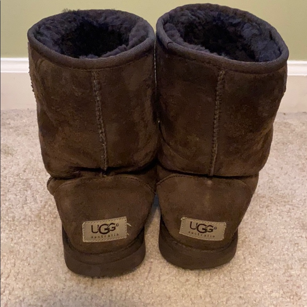 UGG: Classic Short Boot